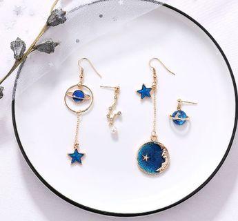 2 pairs set universe earrings