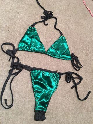 Green bikini set