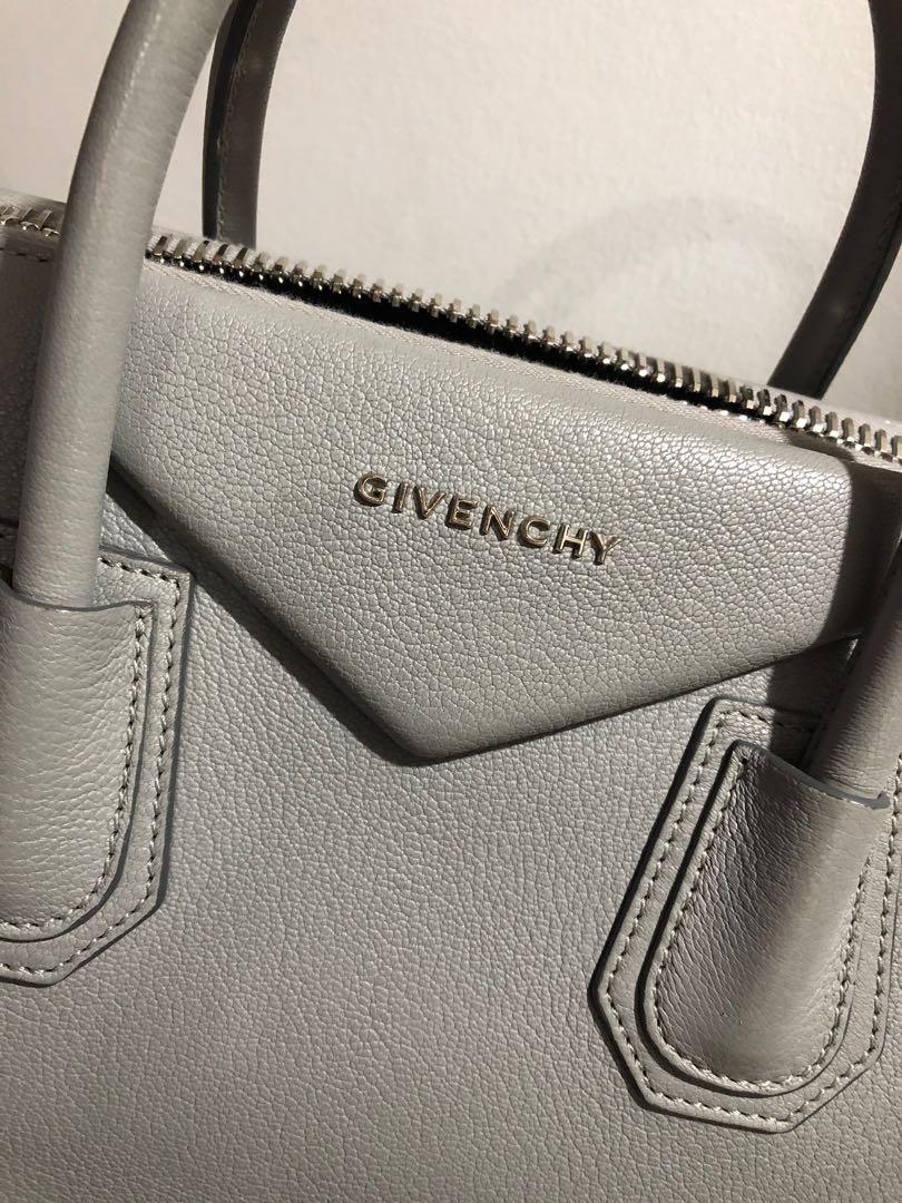 98% new Givenchy Antigona Medium Size Bag (Category: Luxury Bags & Wallets) located in Mandaluyong City. Submitted by vintagemom (Listing ID 246645168, Image 2). Description: .
