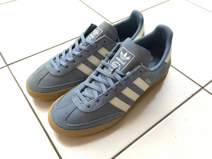 Adidas Originals Jeans Raw Grey, Fesyen 