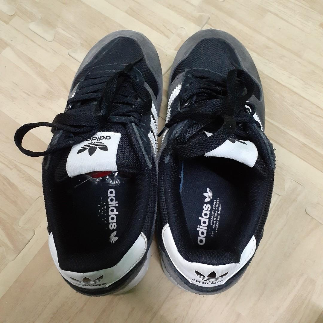 Adidas ZX 700, Fesyen Pria, Sepatu , Sneakers di Carousell