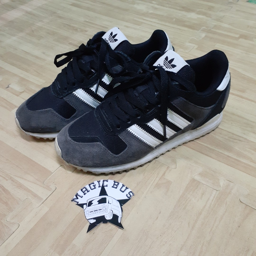 Adidas ZX 700, Fesyen Pria, Sepatu , Sneakers di Carousell