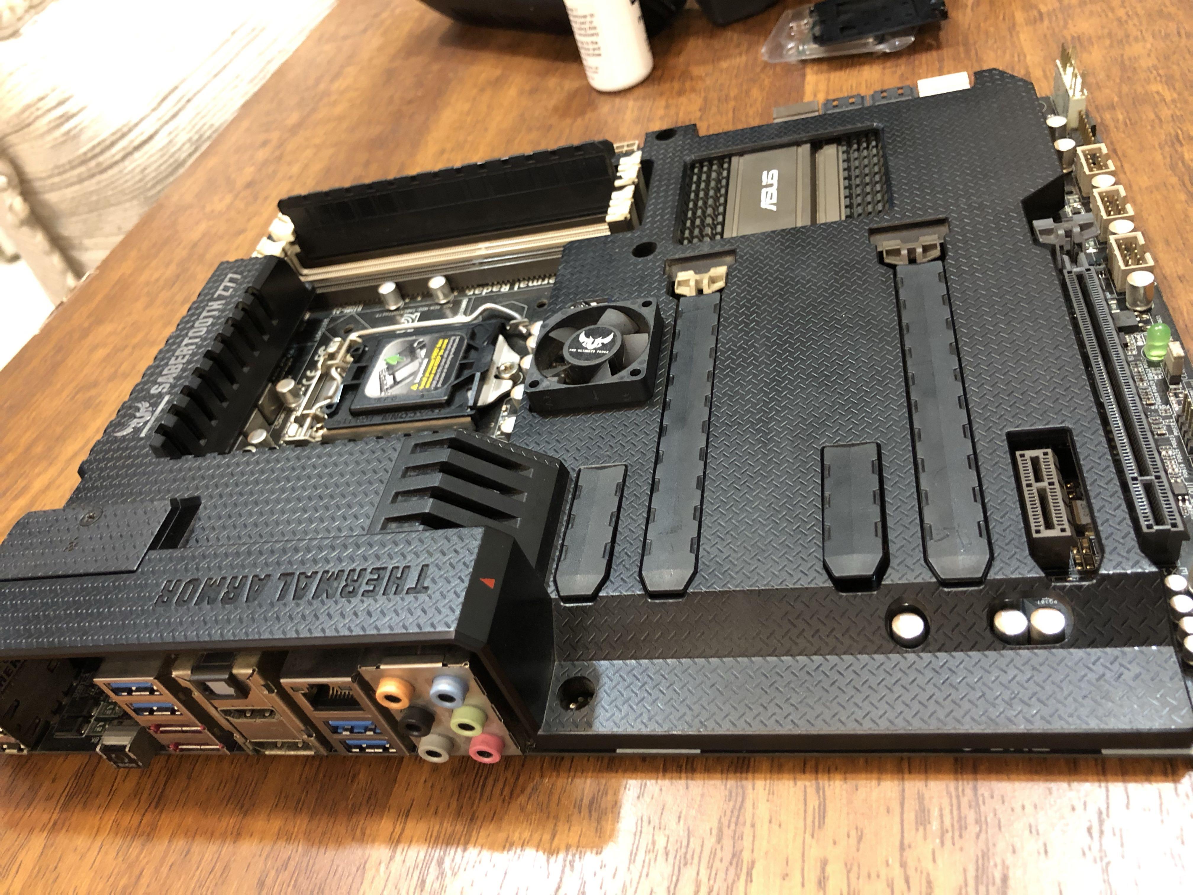 Asus sabertooth z77 outlet lga 1155