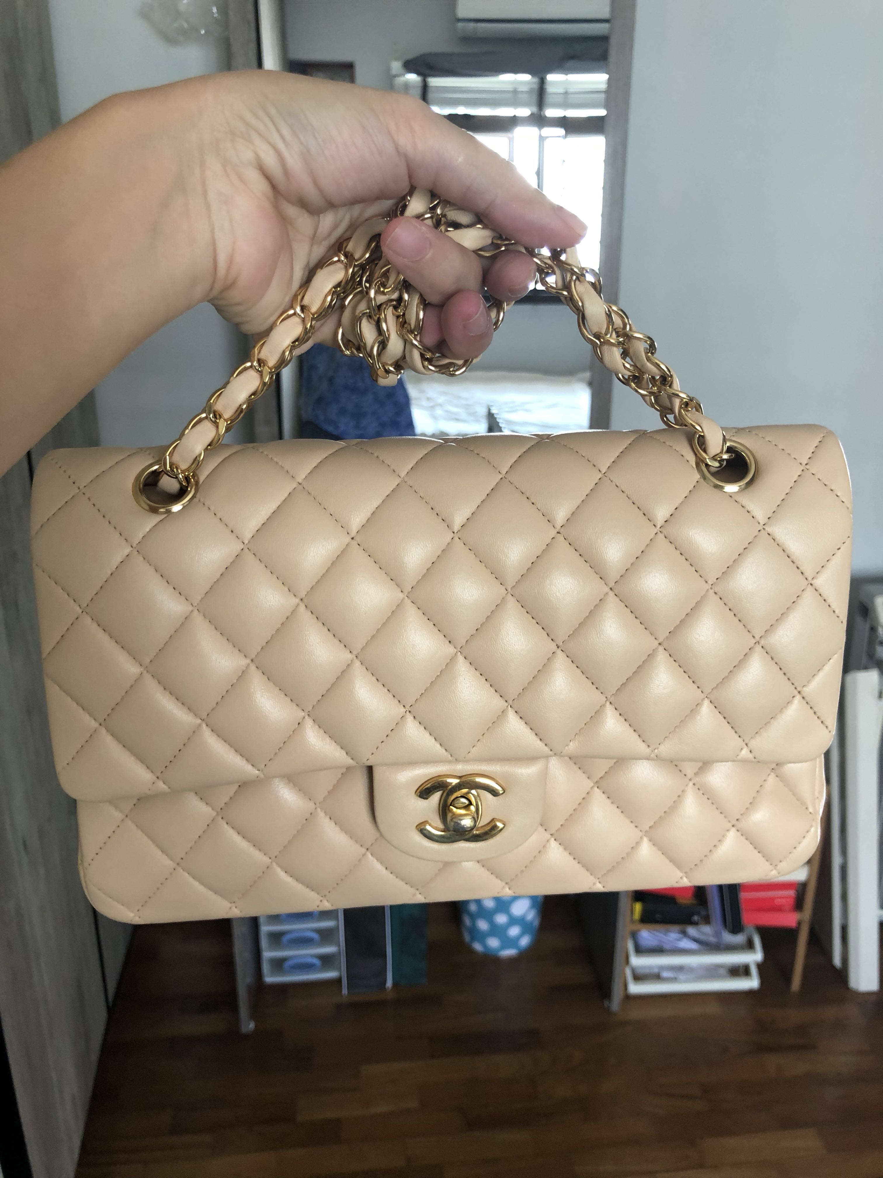 Chanel classic lambskin medium deals