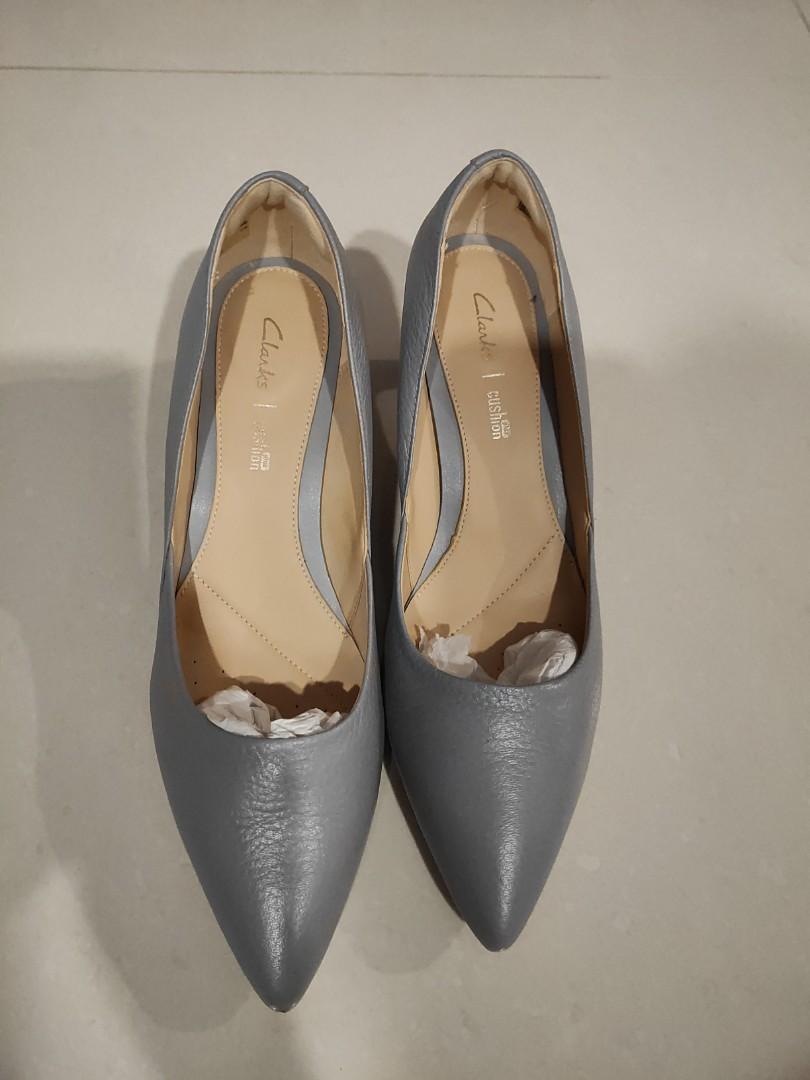 clarks cushion shoes