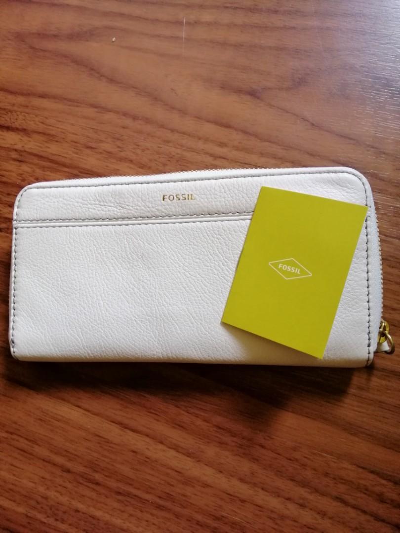 Fossil Heidi Clutch Brandnew and Original Women s Fashion