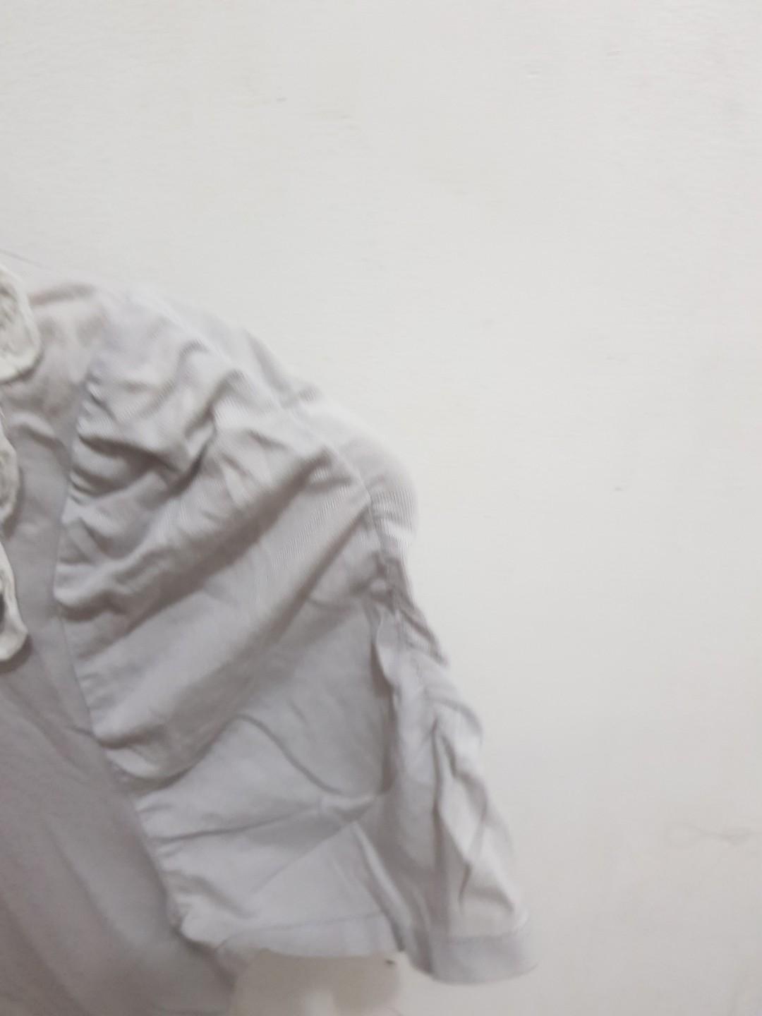 Gray Zara top with shirred sleeves (Category: Blouses) located in Pasig City. Submitted by gavdan (Listing ID 246664391, Image 3). Description: Used twice only then stored Can fit XS frame RFS: decluttering.