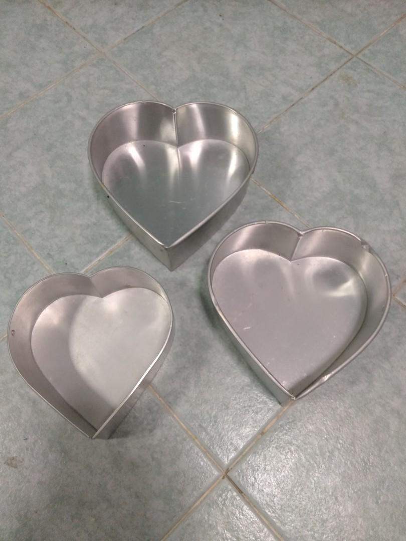 heart shaped baking tins