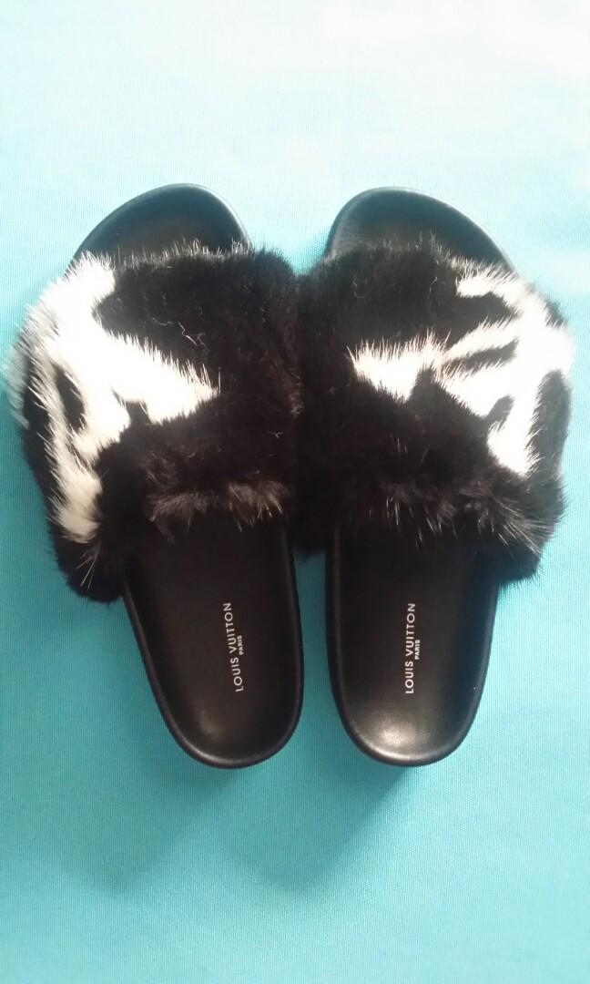Louis Vuitton Fur Sandals/Slippers 