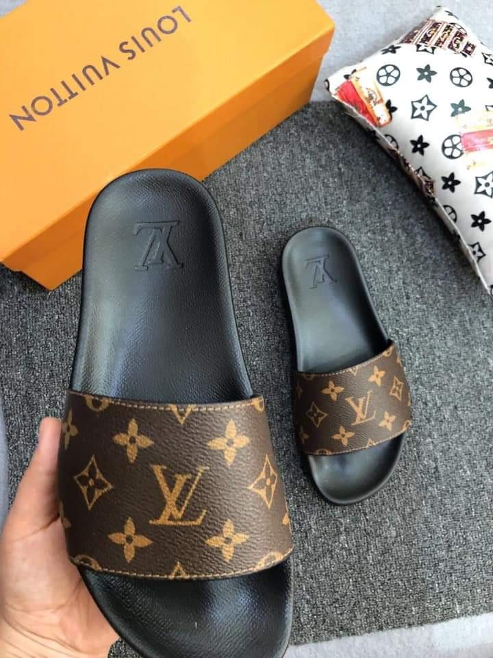 Louis Vuitton slides, Women's Fashion, Footwear, Flats & Sandals on ...