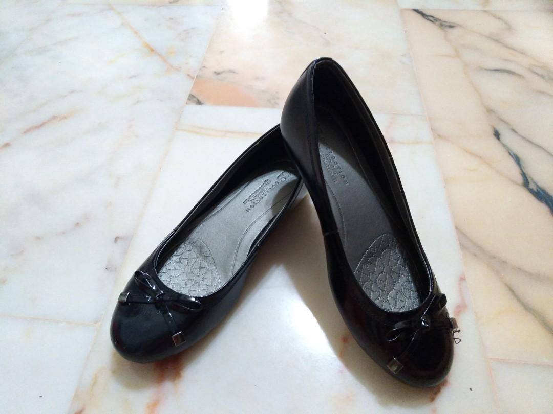 flat black shoes marks and spencer
