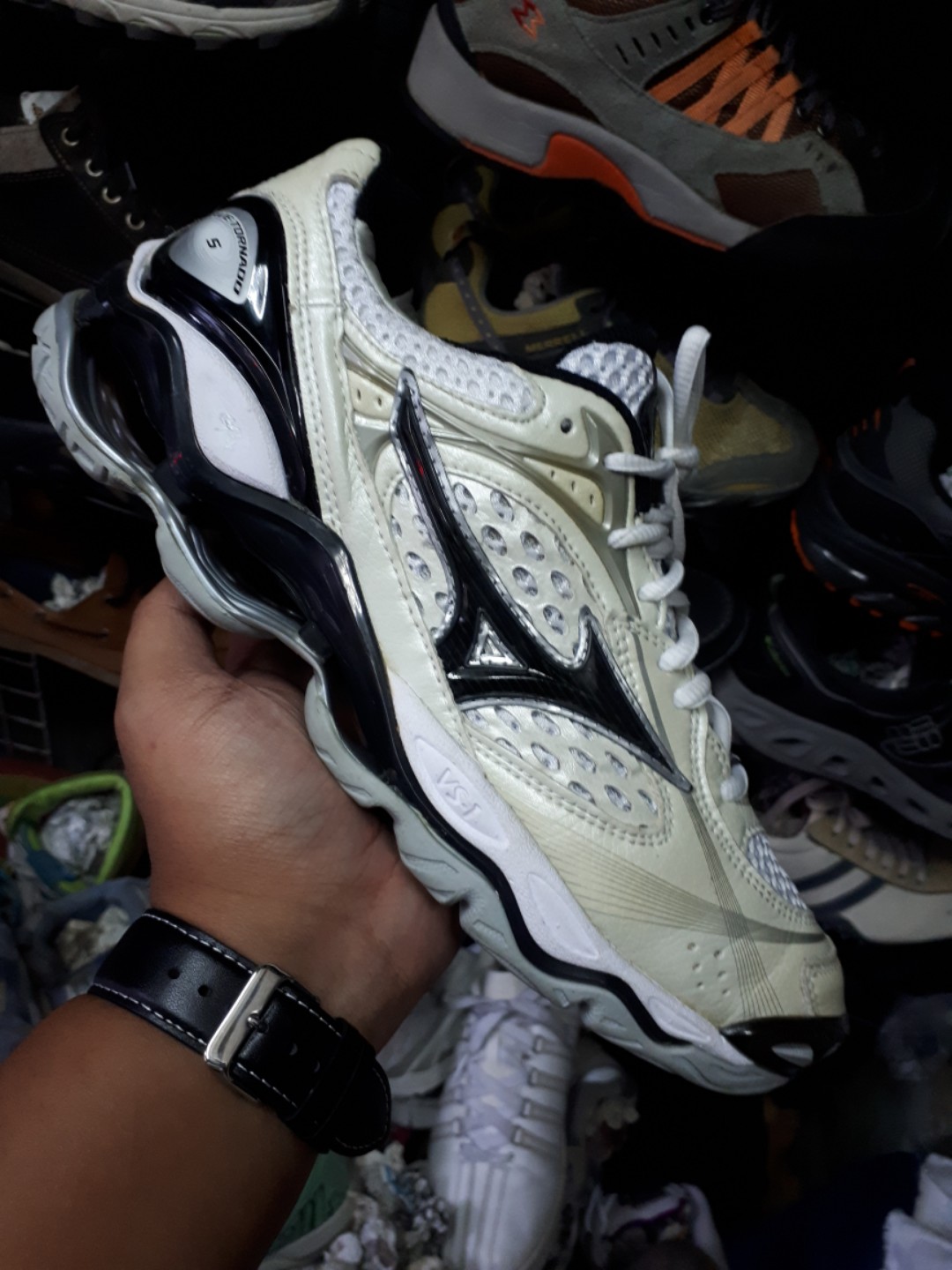 mizuno wave tornado silver