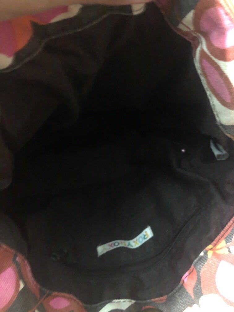 Roxy bag (Category: Cross-body Bags) located in Subang Jaya. Submitted by huncocoriri (Listing ID 246735751, Image 3). Description: .