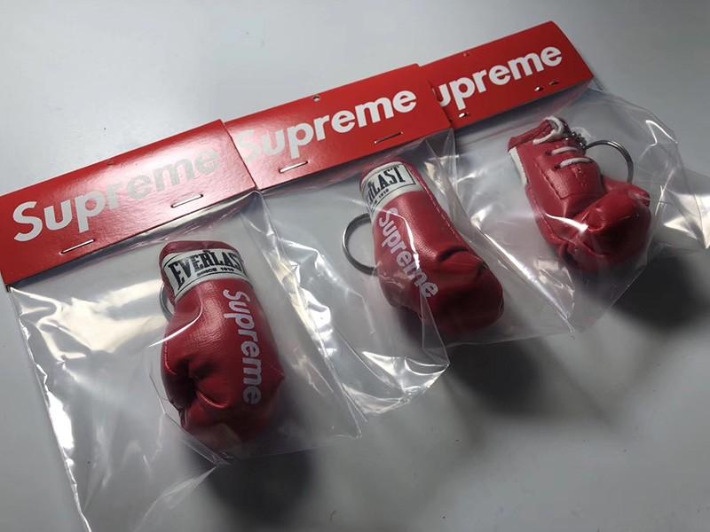 Hypefashn - Supreme x Everlast Boxing Glove Keychain🖤