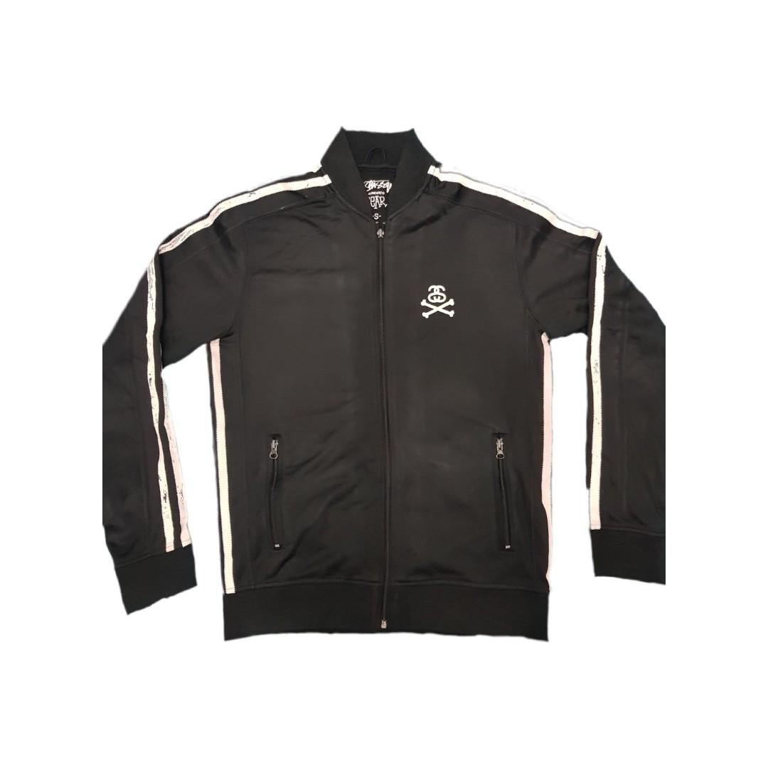 Tracktop Stussy Fesyen Pria Pakaian Baju Luaran di Carousell