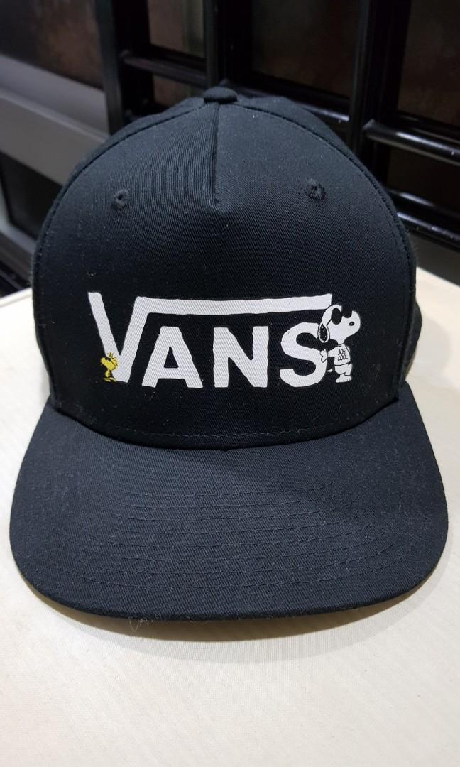Forhandle solnedgang angst Vans snoopy cap, Men's Fashion, Watches & Accessories, Caps & Hats on  Carousell