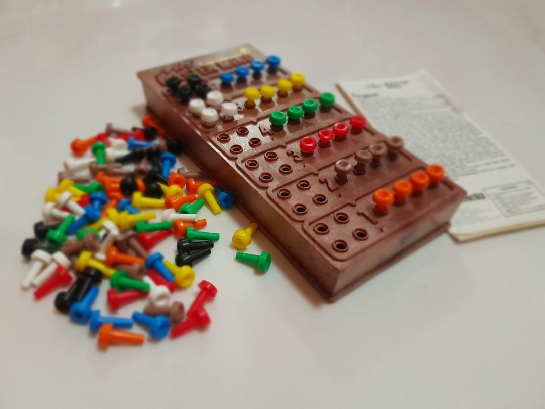 Vintage Pocket Sized Mini Master Mind Mastermind Game Toy, Hobbies