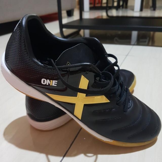 X Munich One New With Box Sepatu Futsal Olahraga Olah Raga Baju Olahraga Di Carousell