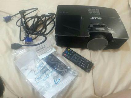 Projector for Sale almost Brandnew