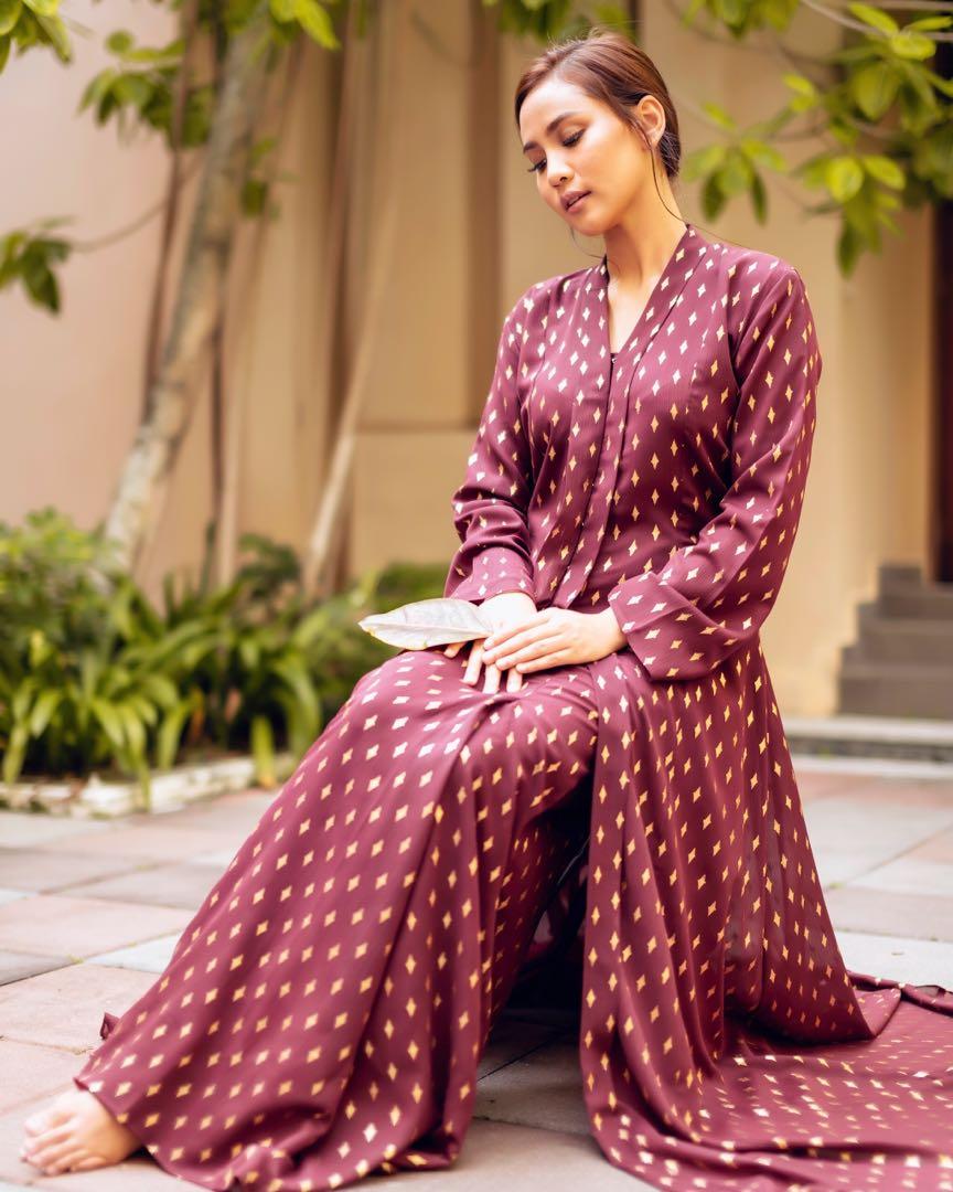 Cardigan on saree shop