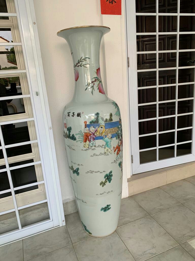 A Pair Of Large Tall Chinese Vases Vintage Collectibles