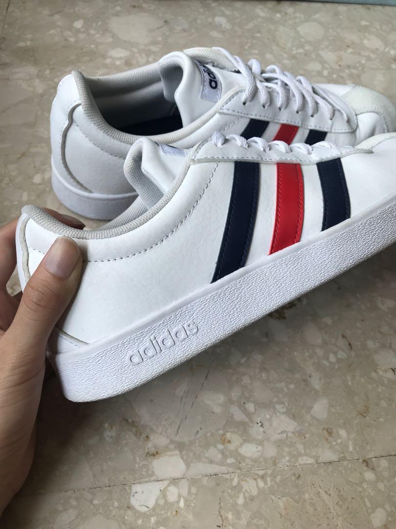 salchicha Rosa Árbol Adidas NEO Red and Blue Stripe, Women's Fashion, Footwear, Sneakers on  Carousell