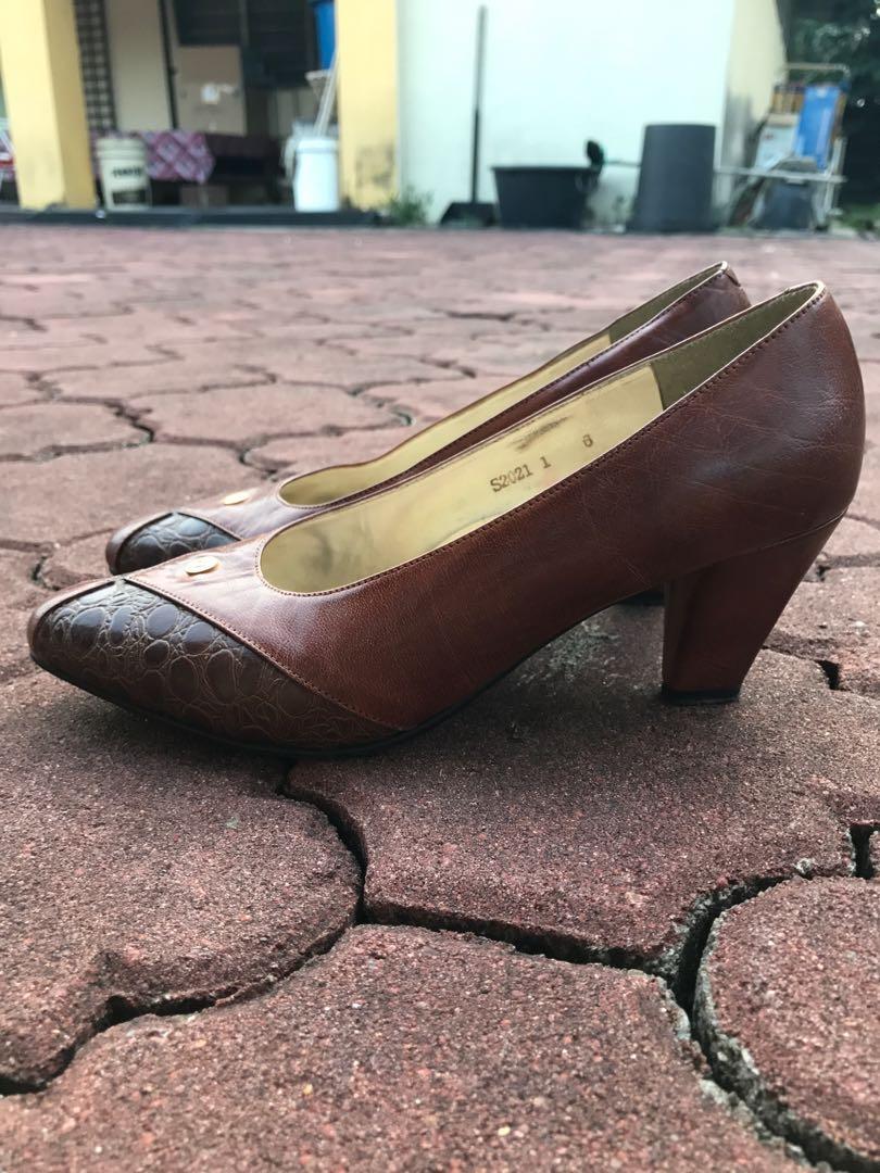 Alain Delon vintage retro pump shoes high heels leather finish