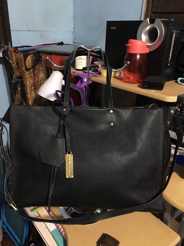 Authentic Rabeanco 2way bag (Category: Luxury Bags & Wallets) located in Quezon City. Submitted by good.idea (Listing ID 246973895, Image 1). Description: Original Rabeanco 2way sling bag No flaw Like new Gold hardwares Genuine leather In excellent used condition .