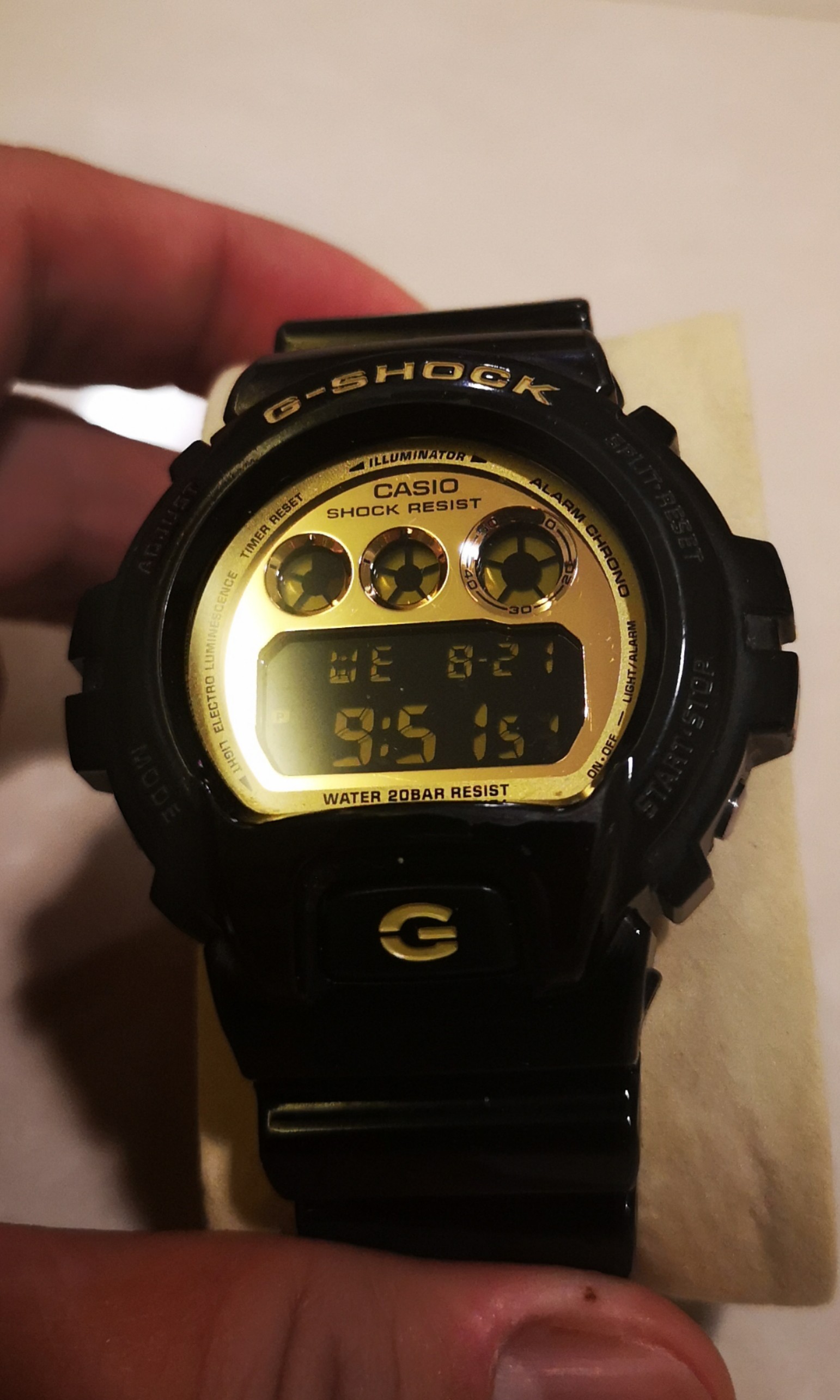 Casio G-Shock DW6900CB Black-Gold Tone Digital, Mobile Phones & Gadgets, Wearables & Smart ...