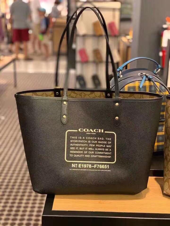 COACH GUMMY BEAR REVERSIBLE Women s Fashion Bags Wallets