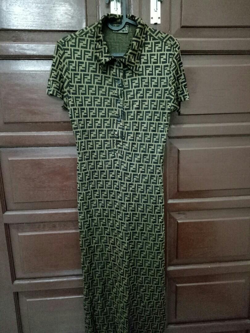 simple gown designs with sleeves