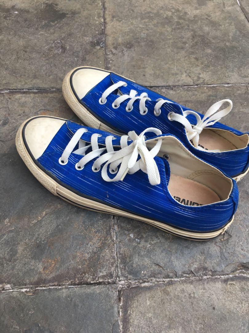Electric blue cheap converse