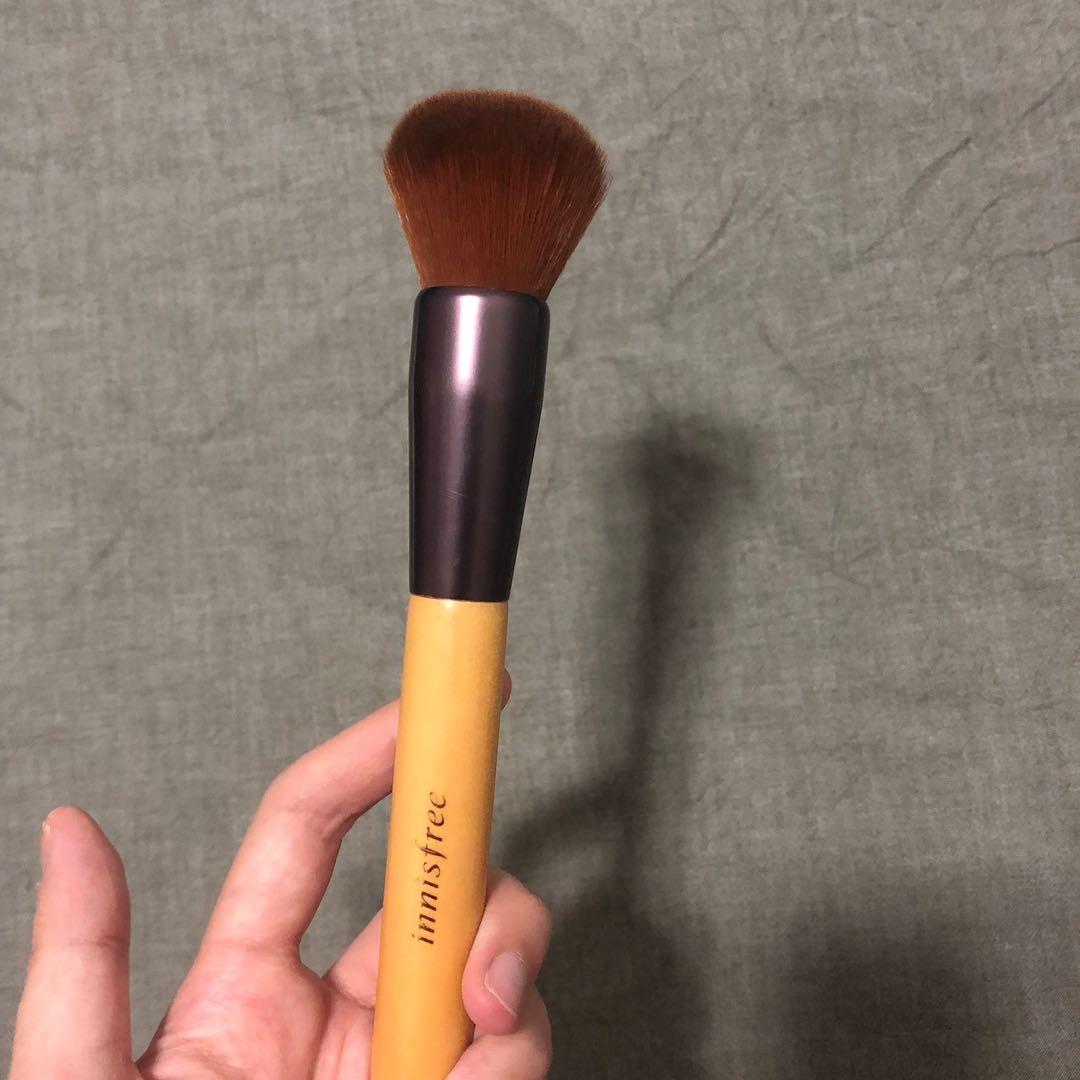innisfree blush brush