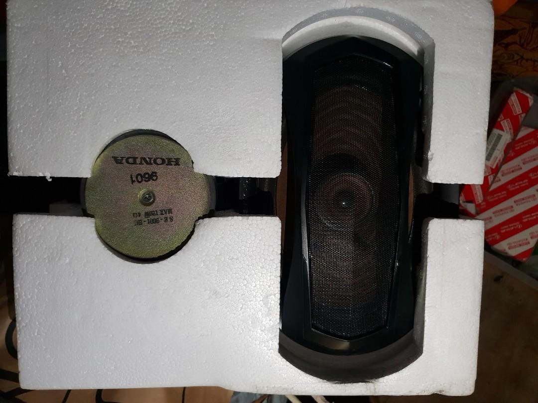Kenwood 2-Din Radio (Category: Portable Music Players) located in Manila. Submitted by adellerin (Listing ID 246941707, Image 1). Description: Kenwood 2-Din Radio original Honda CRV Gen2 model 1.5k fixed Original Honda LXI 1998 oval speakers good condition 750/set Original Honda CRV Gen 2 model round speakers with orig socket 2 sets for 2k.