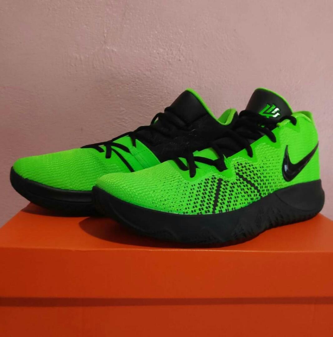 kyrie flytrap size 10