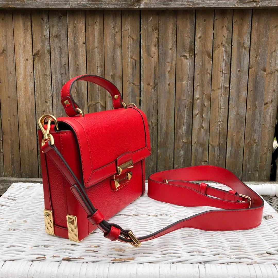 michael michael kors jayne small pebbled leather trunk bag
