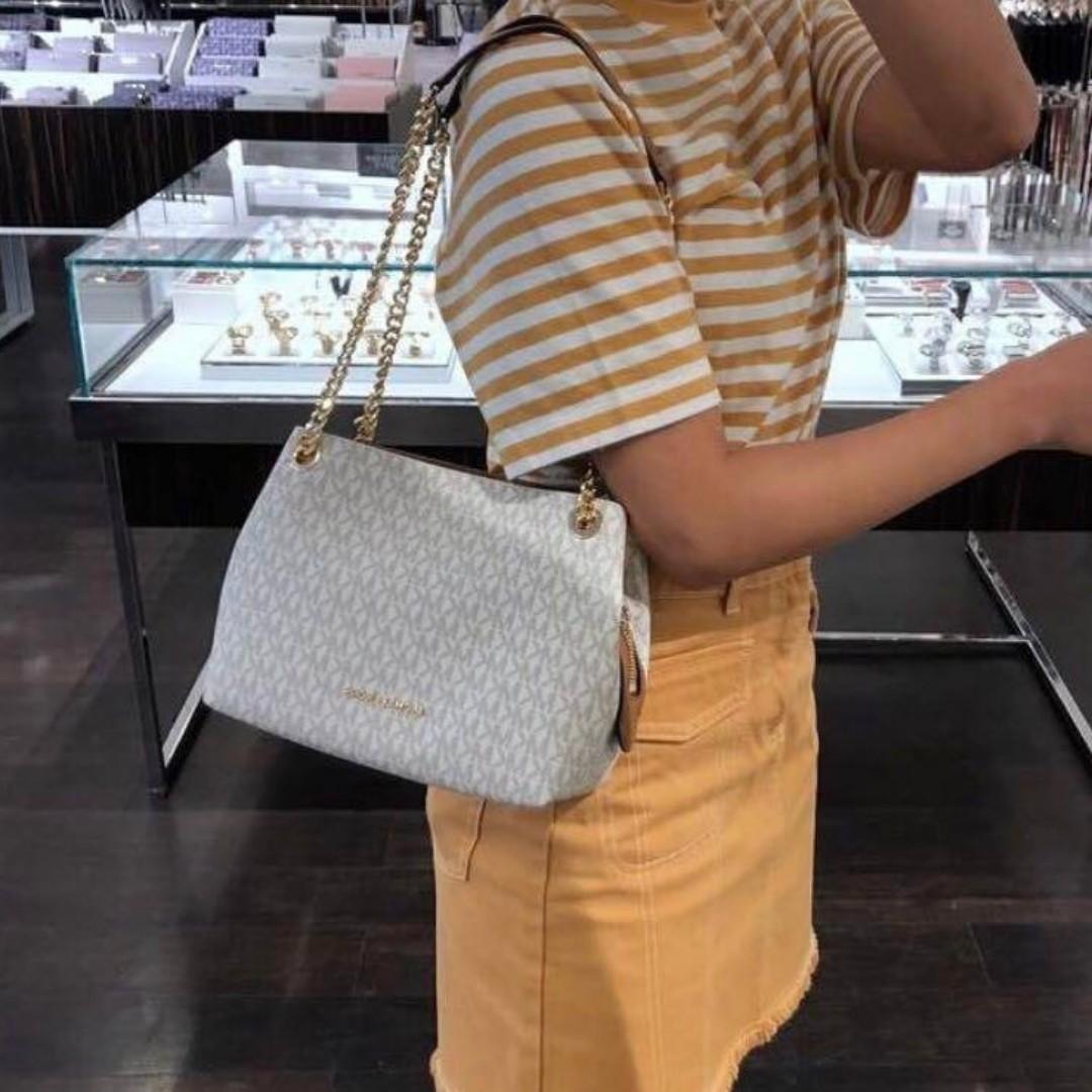 MICHAEL KORS MEDIUM JET SET CHAIN MESSENGER BAG