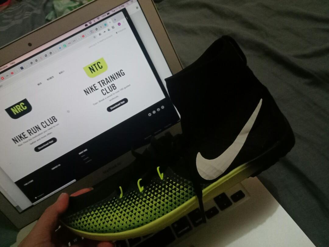 nike run club free shoes