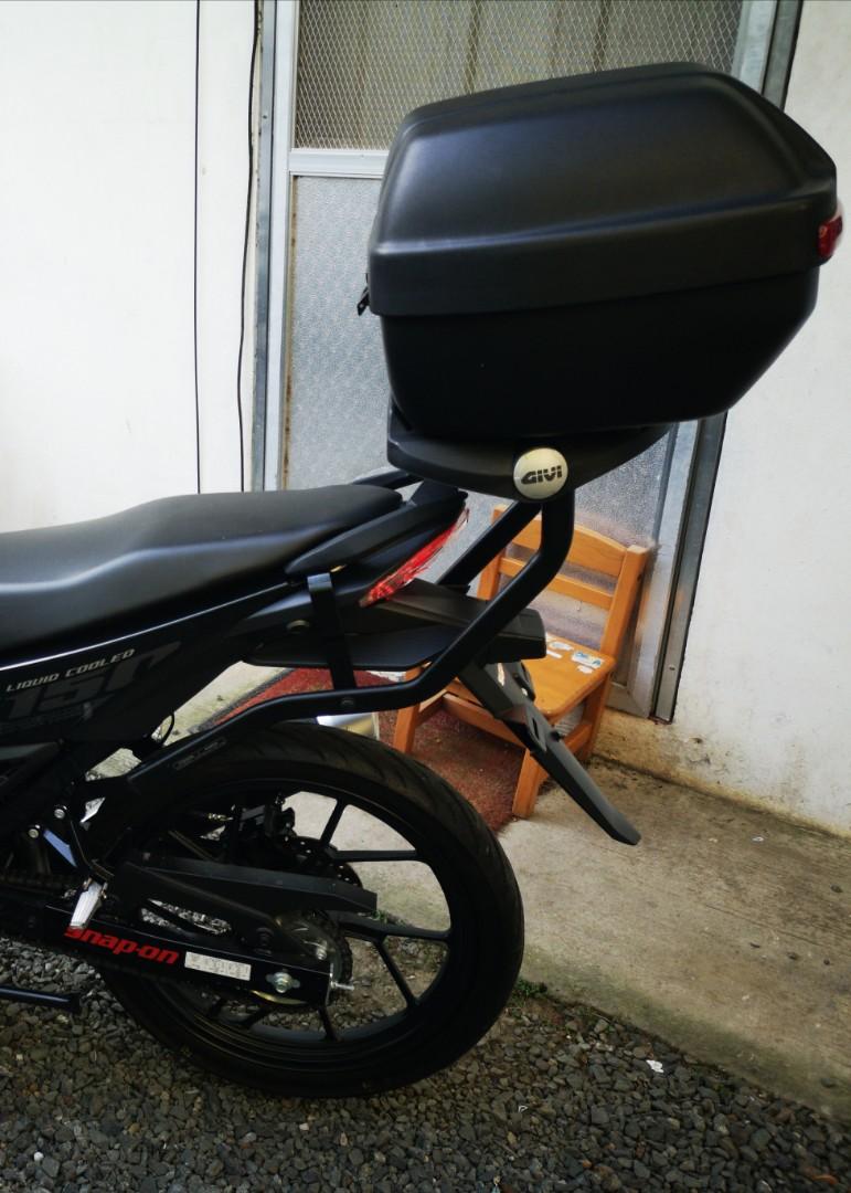 Raider 150 with givi box hot sale