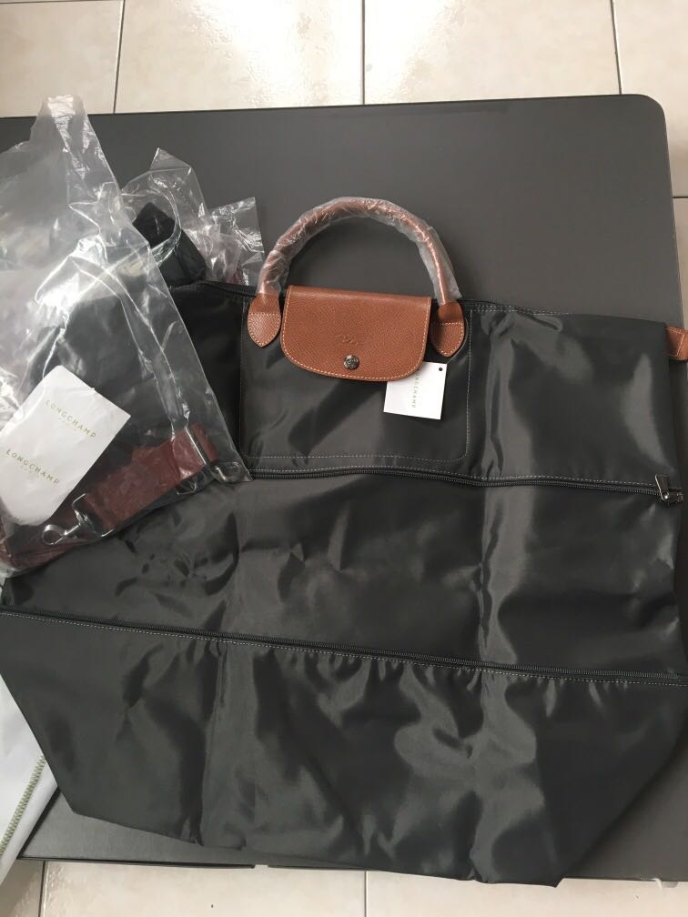 longchamp duffle