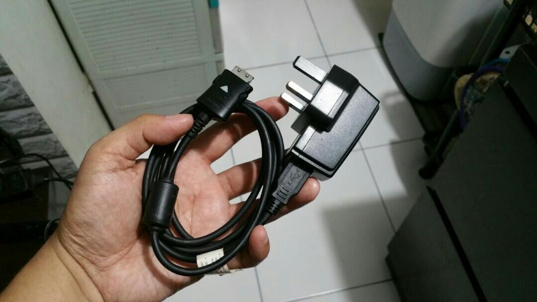 Samsung travel charger (Category: Chargers) located in Quezon City. Submitted by kenshin_himura5 (Listing ID 246510019, Image 3). Description: Samsung travel charger for digital camera model: SAC-46 input: 110-240V 50-60Hz 0.2A output: 4.2V 400mA.