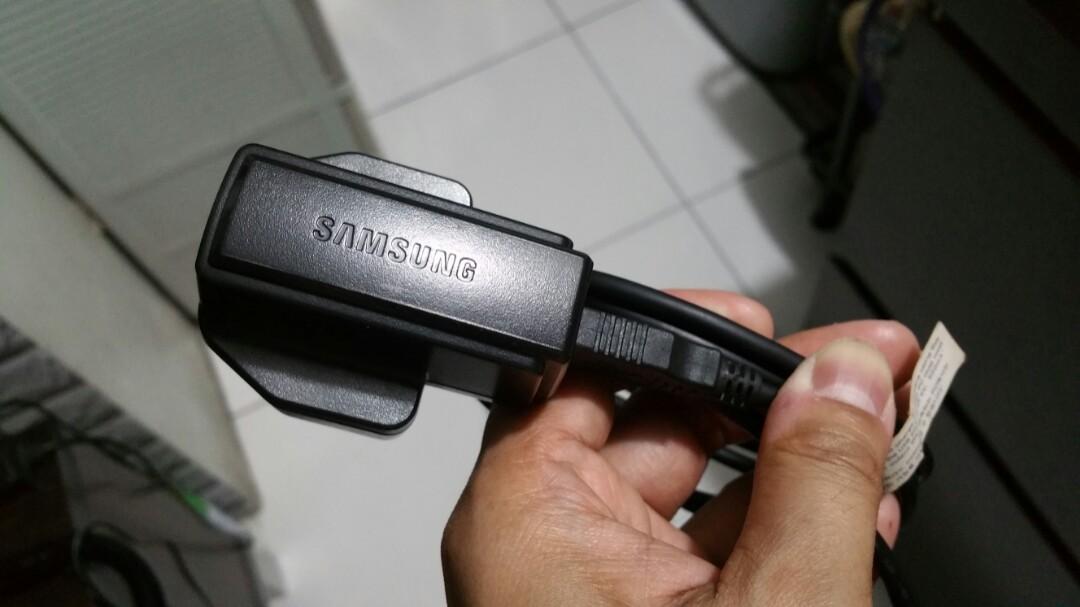 Samsung travel charger (Category: Chargers) located in Quezon City. Submitted by kenshin_himura5 (Listing ID 246510019, Image 1). Description: Samsung travel charger for digital camera model: SAC-46 input: 110-240V 50-60Hz 0.2A output: 4.2V 400mA.