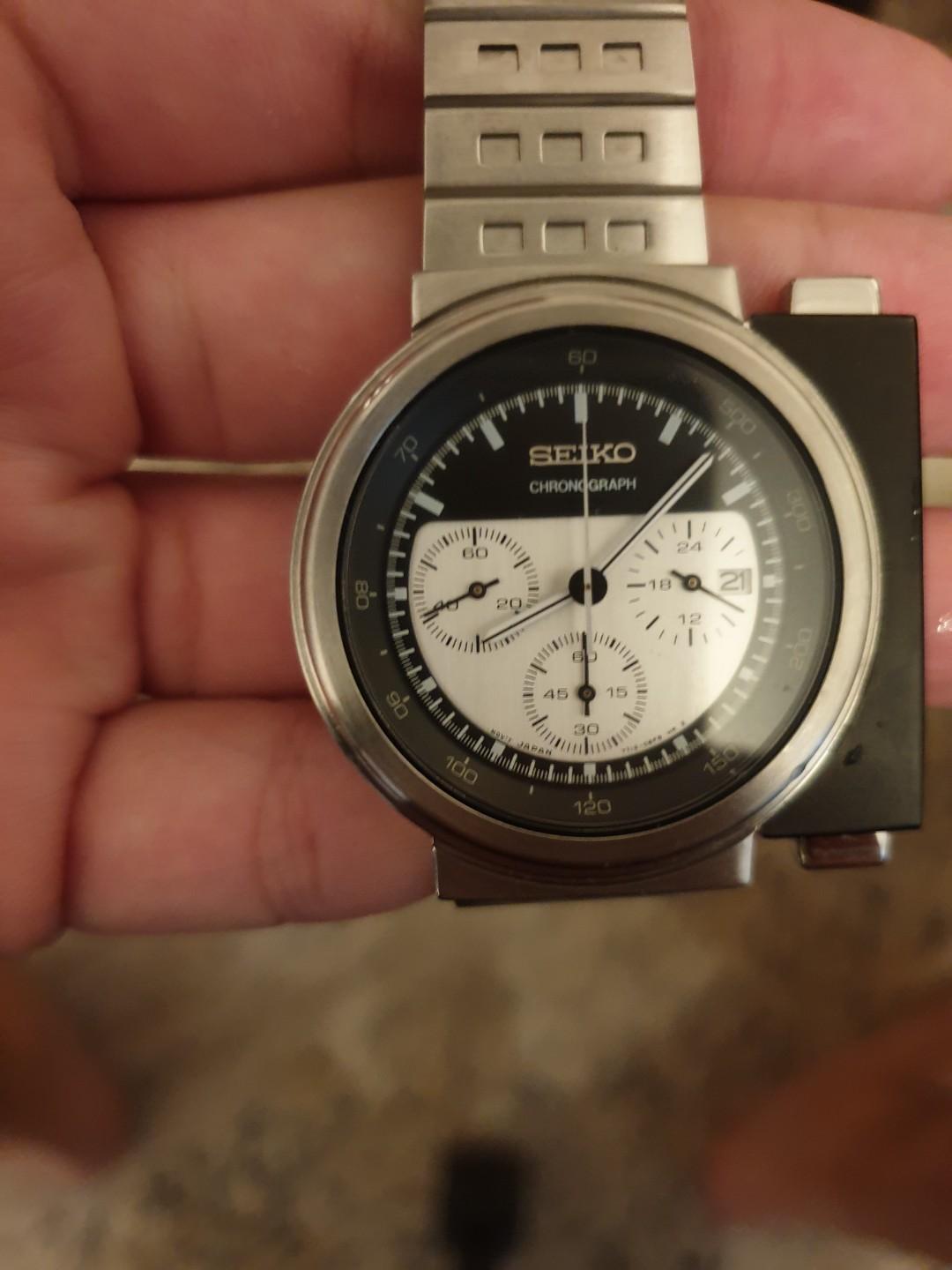 Seiko Giugiaro SCED039 ripley black and white, Mobile Phones & Gadgets,  Wearables & Smart Watches on Carousell