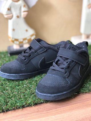 NIKE shoes authentic size 26