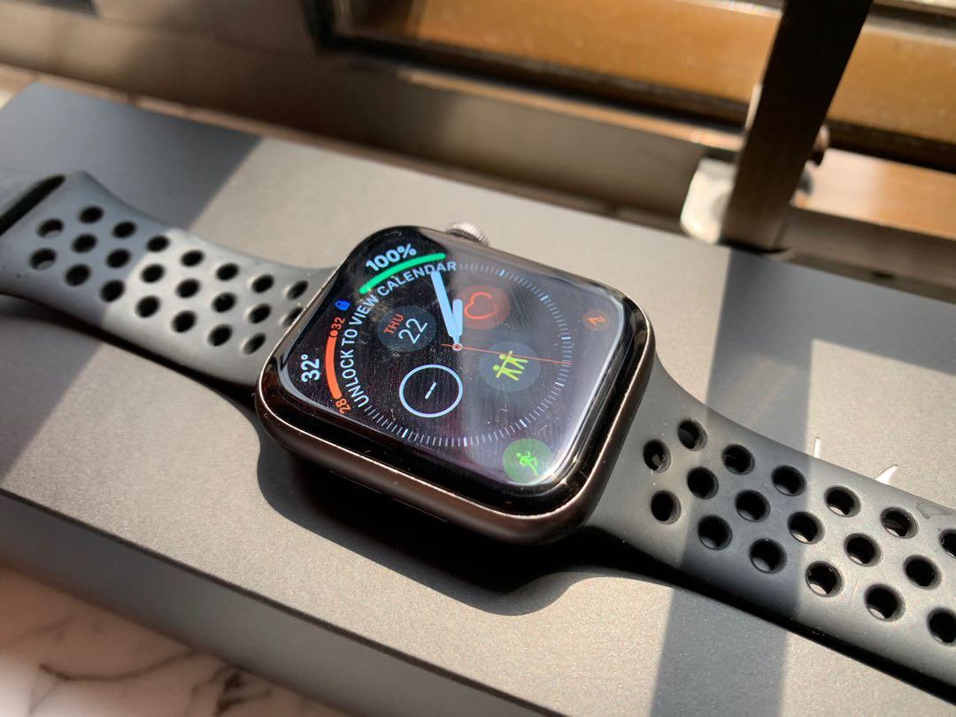 Apple Watch Series 4 44mm Nike+ LTE (Cellular), 手提電話, 智能穿戴裝置及智能手錶- Carousell