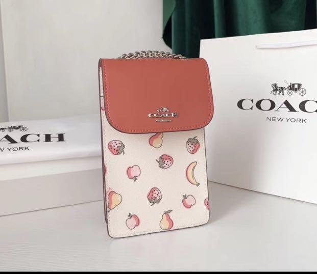 Coach iphone clutch 2025
