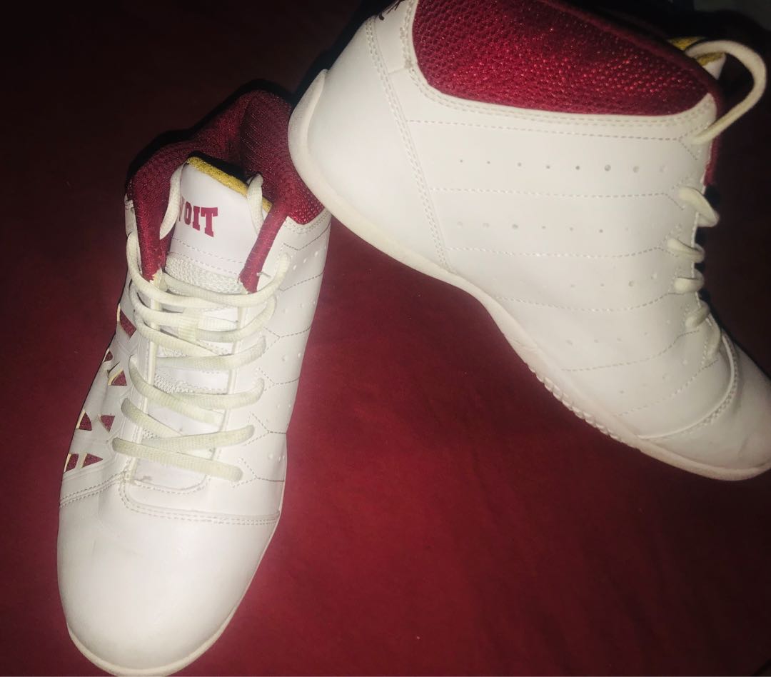 Voit shop basketball shoes
