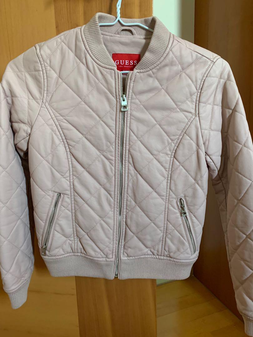 Guess Jacket （分類：外套及戶外衣服）位於 Hong Kong。 由 jojochoiii 提交（商品編號 247035546，圖片 1）。簡介： 冇著過 。