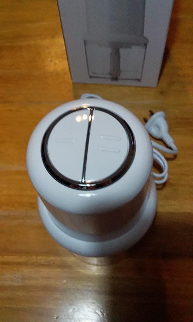 Mini Vegetable Chopper (Category: Juicers, Blenders & Grinders) located in Manila. Submitted by PickClickShip (Listing ID 247111068, Image 3). Description: Mini vegetable Chopper A mini chopper that can help you with blending, chopping, whipping in no time at all!!! - brand: Anko - stainless steel removable blade - easy to operate and clean - with 2 speed - 220V / 50-60Hz / 260W - color: white - dimension : H8.5" D4" - Australian made For inquiri