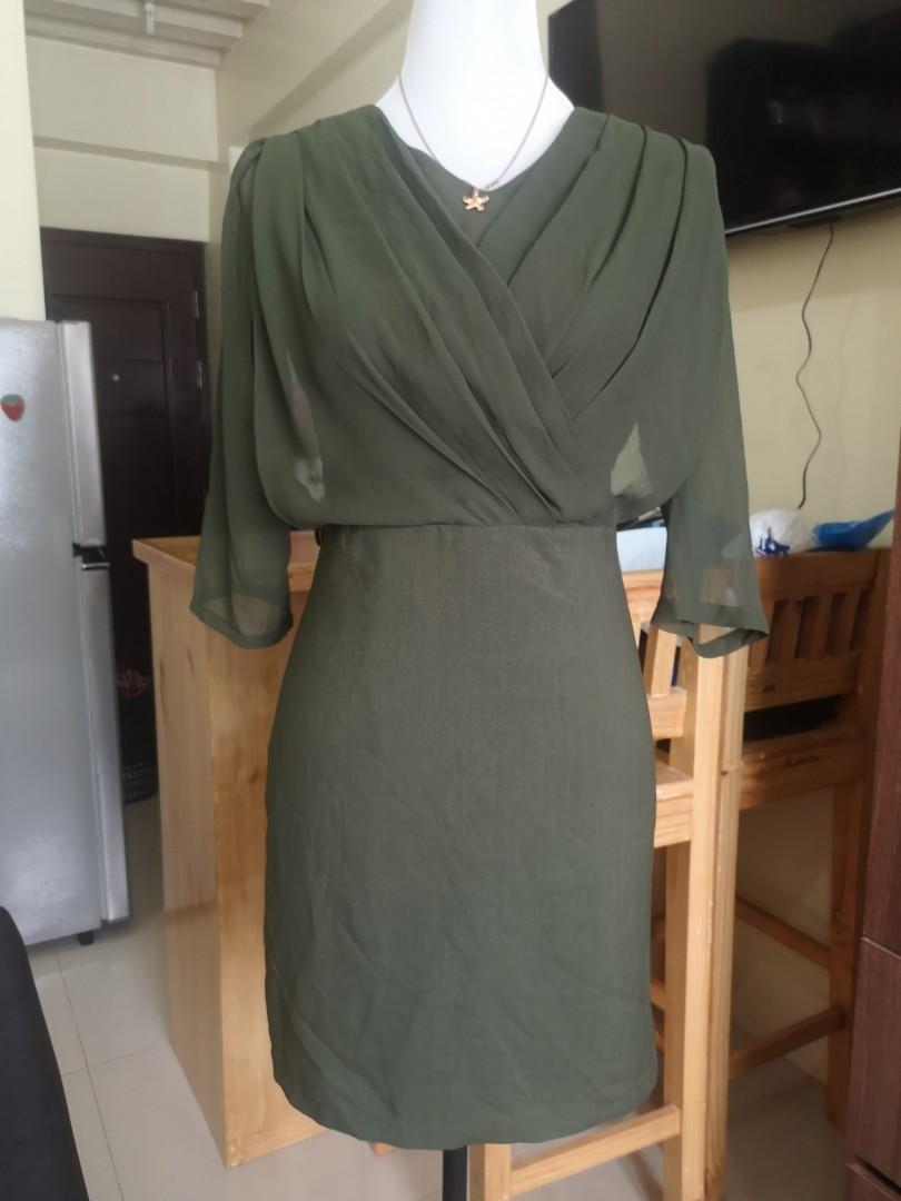 Moss Green Formal Dress (Category: Dresses) located in Binangonan. Submitted by poleng44 (Listing ID 247058437, Image 3). Description: SALE SALE ☺️😍 Green Chiffon Formal Dress Size: Medium Php 300.00 Preloved from US and Dubai Dresses 😍 ☒ Unique Style (Hindi makikita sa Tiangge) ☒ Affordable (Kaya bumili sa Mall) ☒ High quality since imported lahat 😁 ☒ Mostly BRANDED, pili ka lang ☒ All on-hand ☺️ ☒ Pay today, Ship tomorrow Isa isa ko pinipili